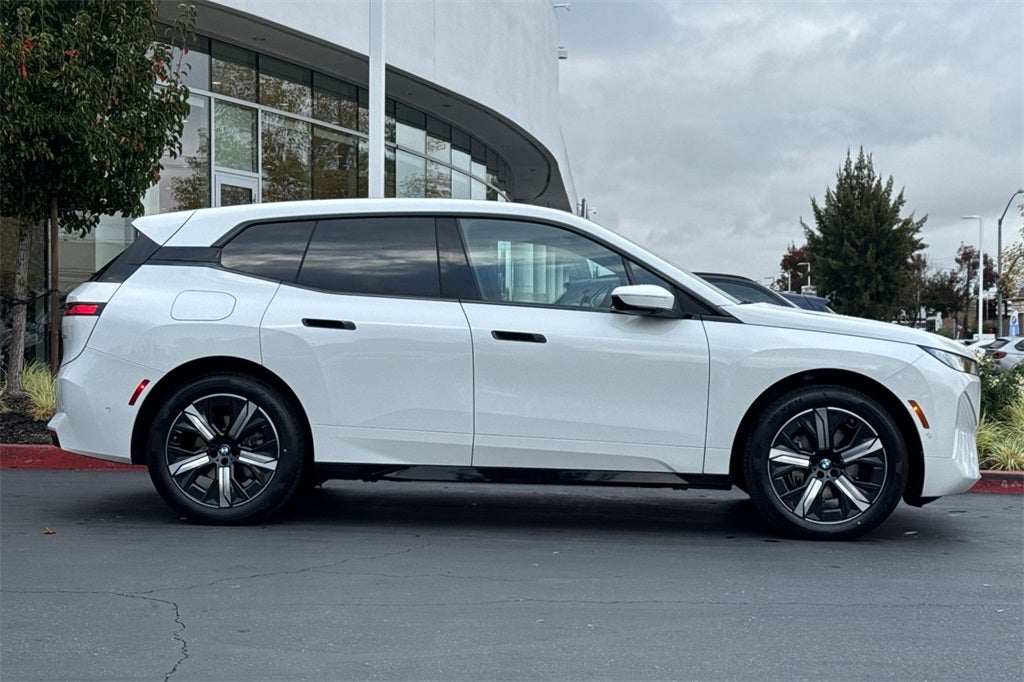2026 BMW iX xDrive60