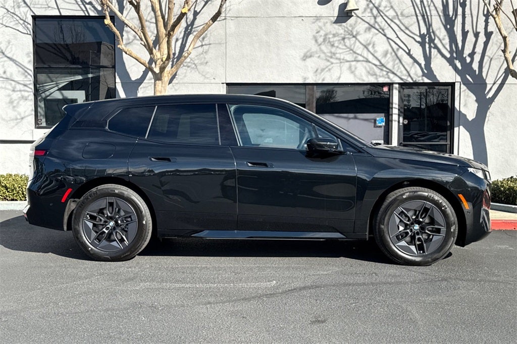 2026 BMW iX xDrive60