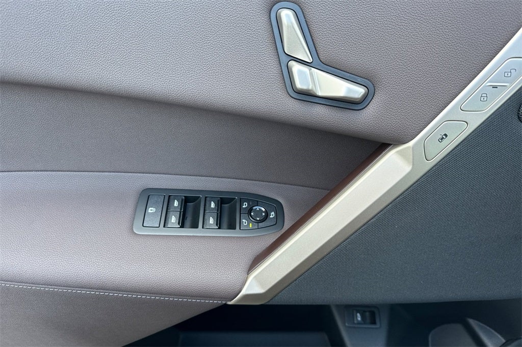 2026 BMW iX xDrive60