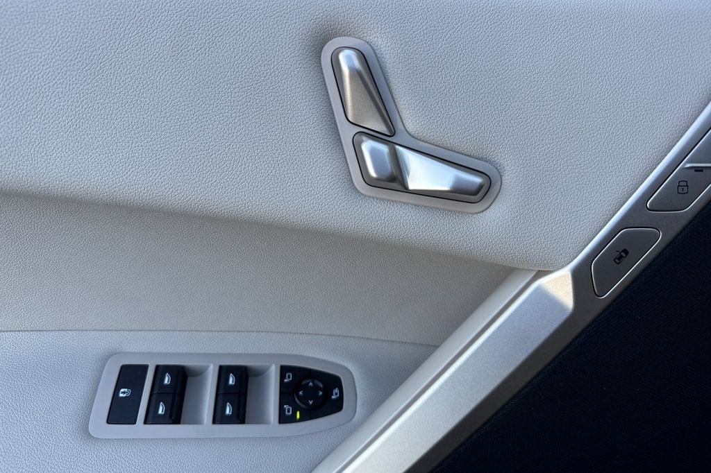 2026 BMW iX xDrive60