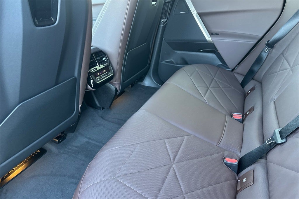 2026 BMW iX xDrive60