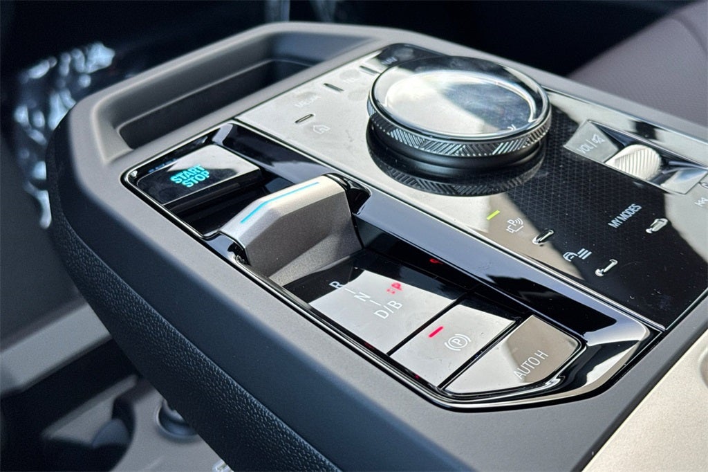 2026 BMW iX xDrive60