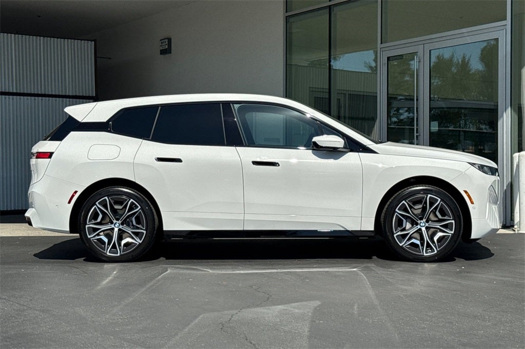 2026 BMW iX xDrive60