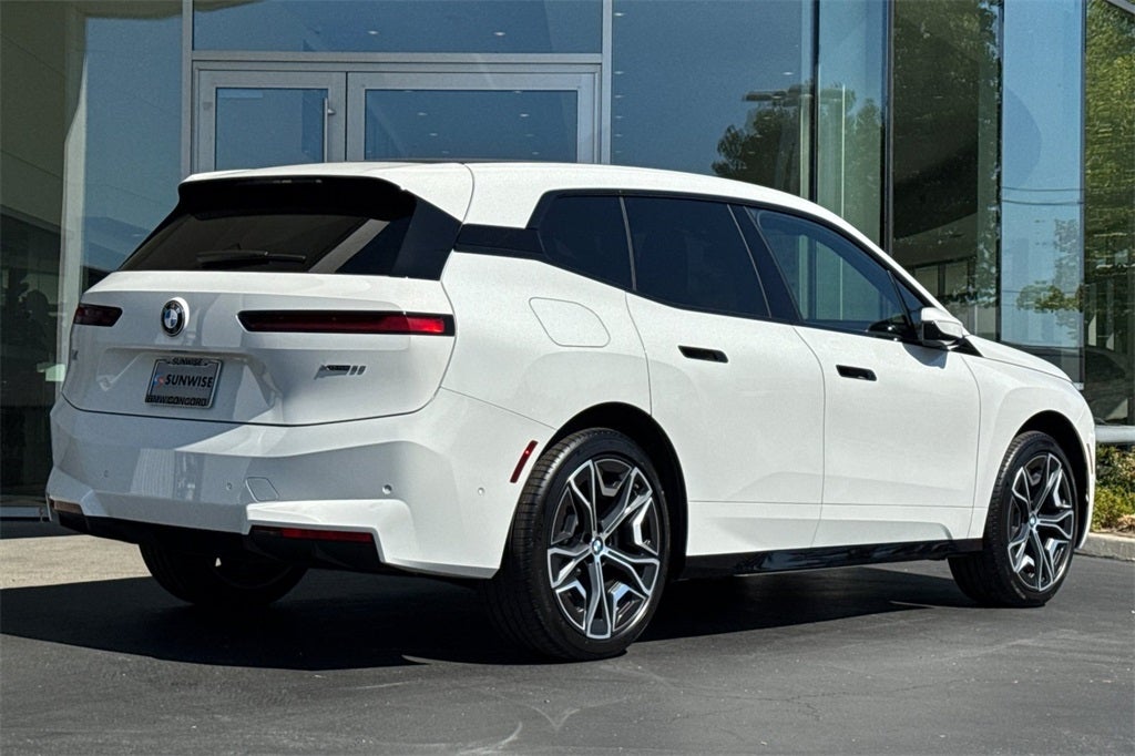 2026 BMW iX xDrive60