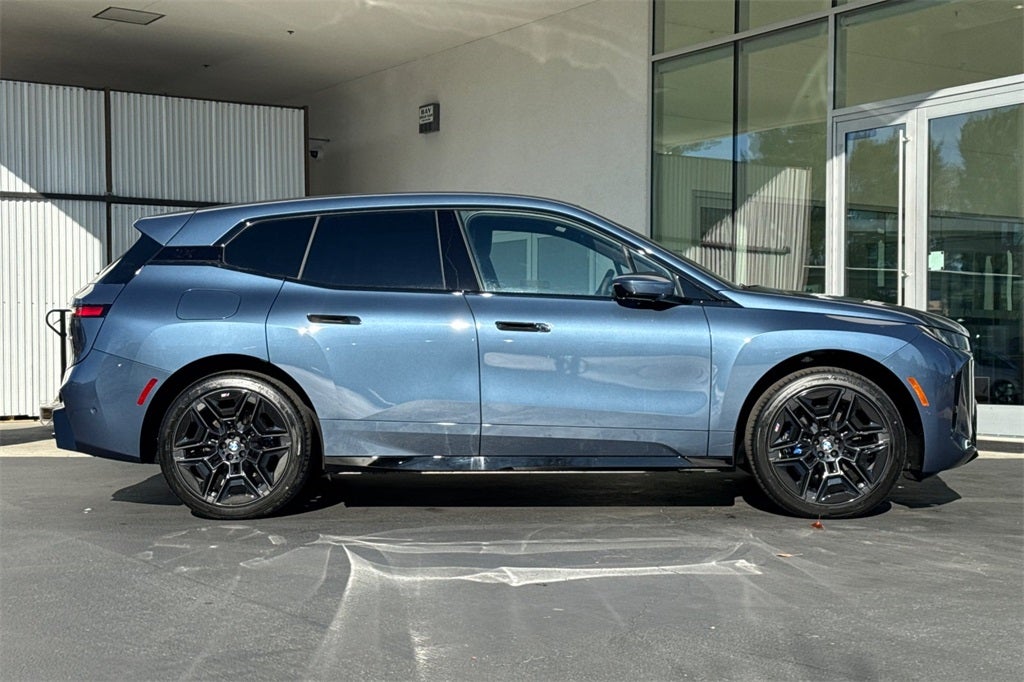 2026 BMW iX xDrive60