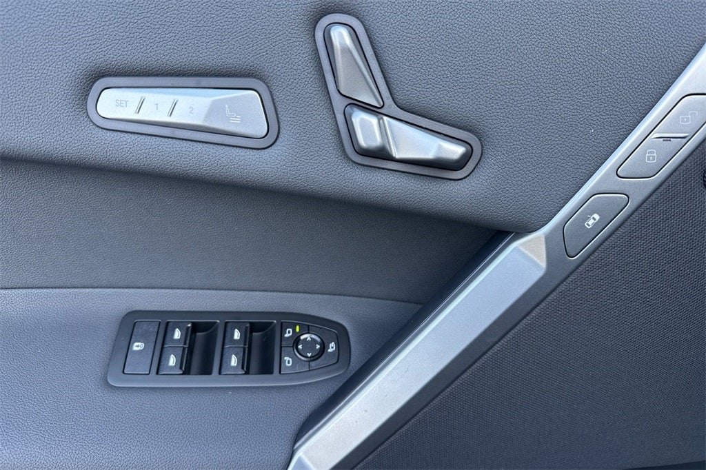 2026 BMW iX xDrive60