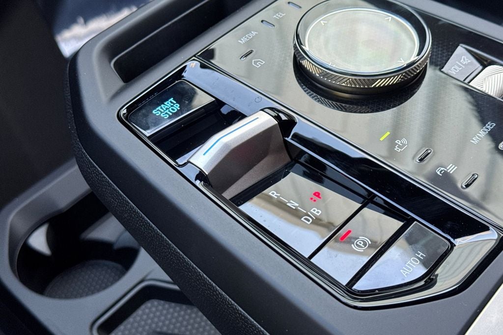 2026 BMW iX xDrive60