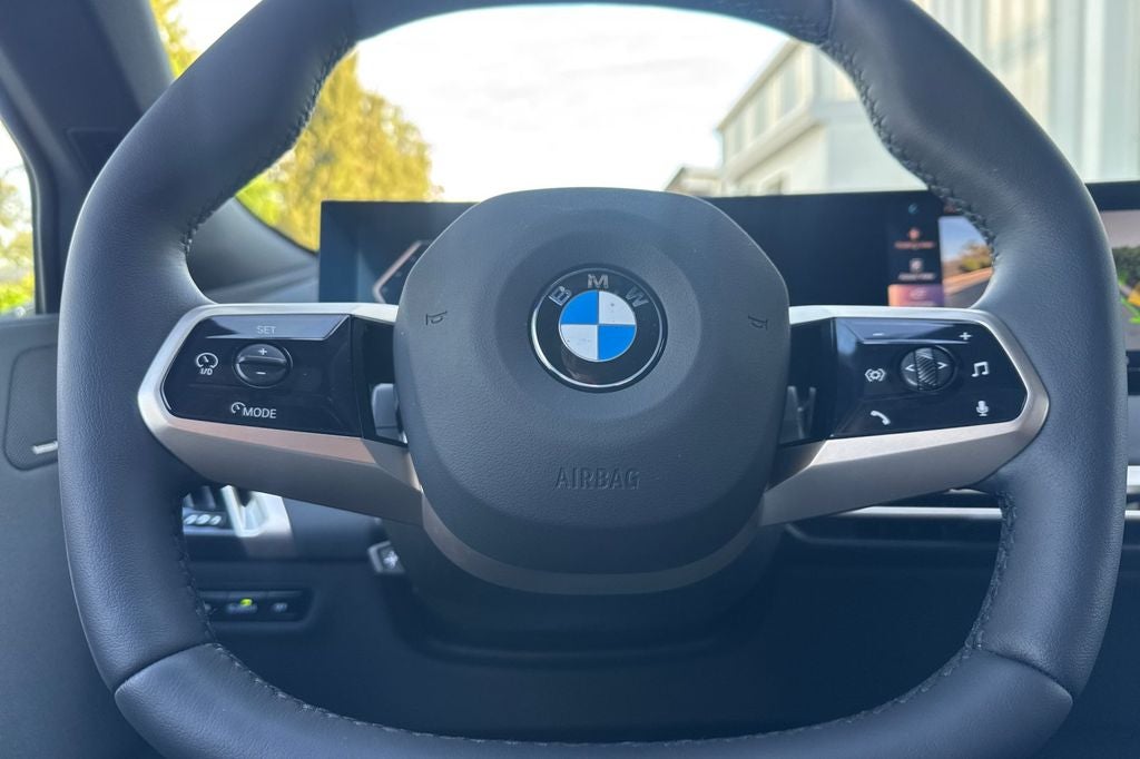 2026 BMW iX xDrive60