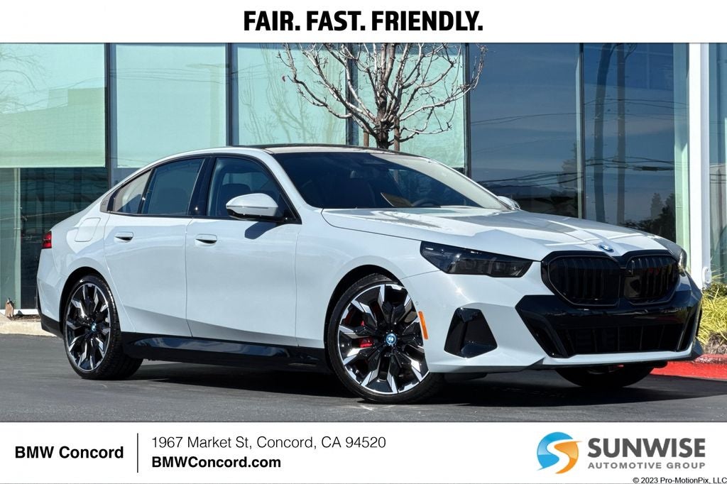 2025 BMW 5 Series 550e xDrive