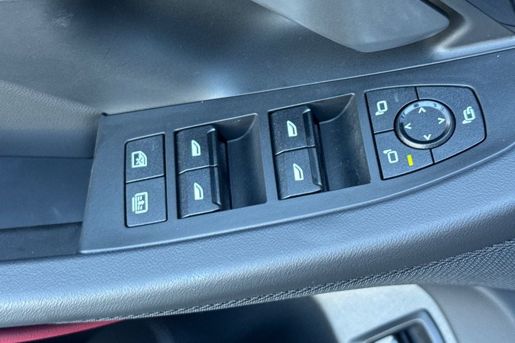 2025 BMW 5 Series 550e xDrive