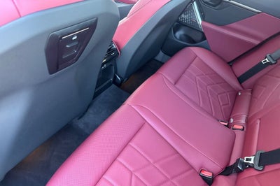 2025 BMW 5 Series 550e xDrive