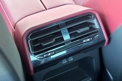 2025 BMW 5 Series 550e xDrive