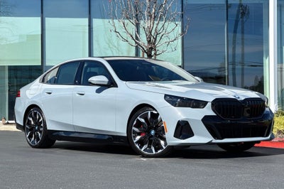 2025 BMW 5 Series 550e xDrive