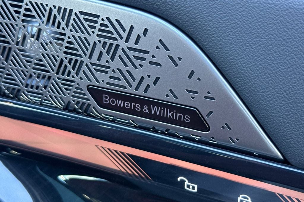 2025 BMW 5 Series 550e xDrive