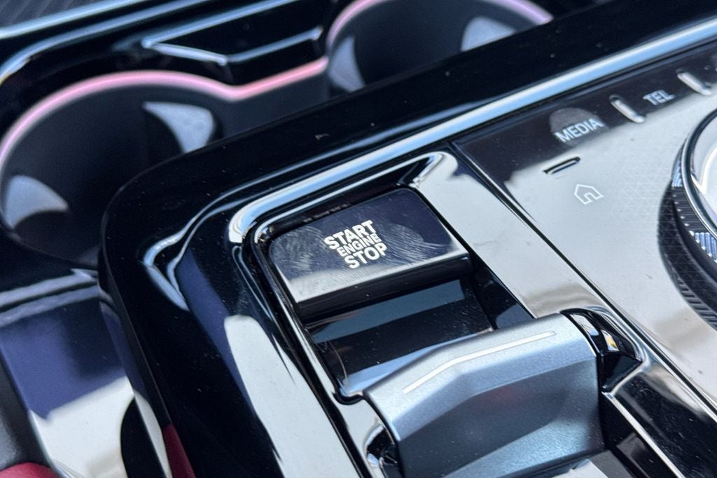 2025 BMW 5 Series 550e xDrive