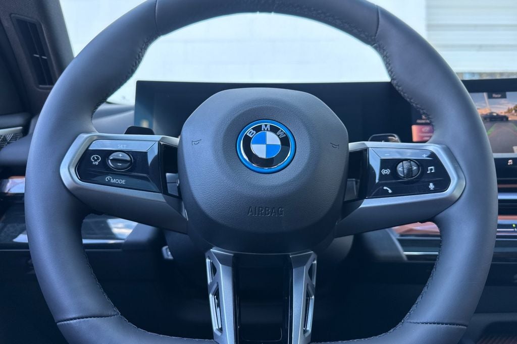 2025 BMW 5 Series 550e xDrive
