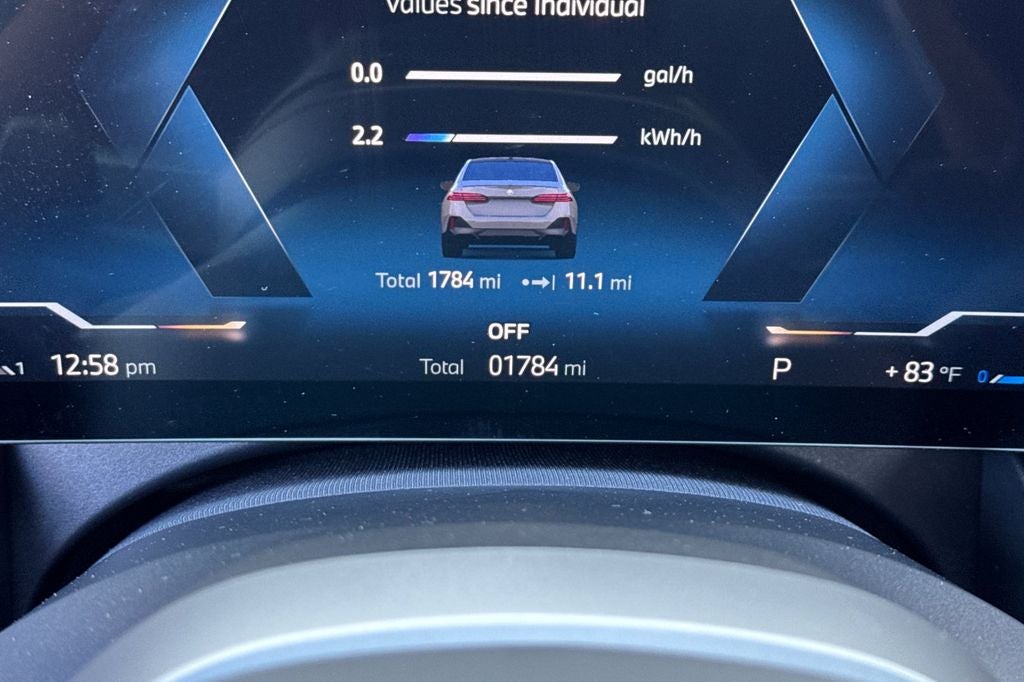 2025 BMW 5 Series 550e xDrive