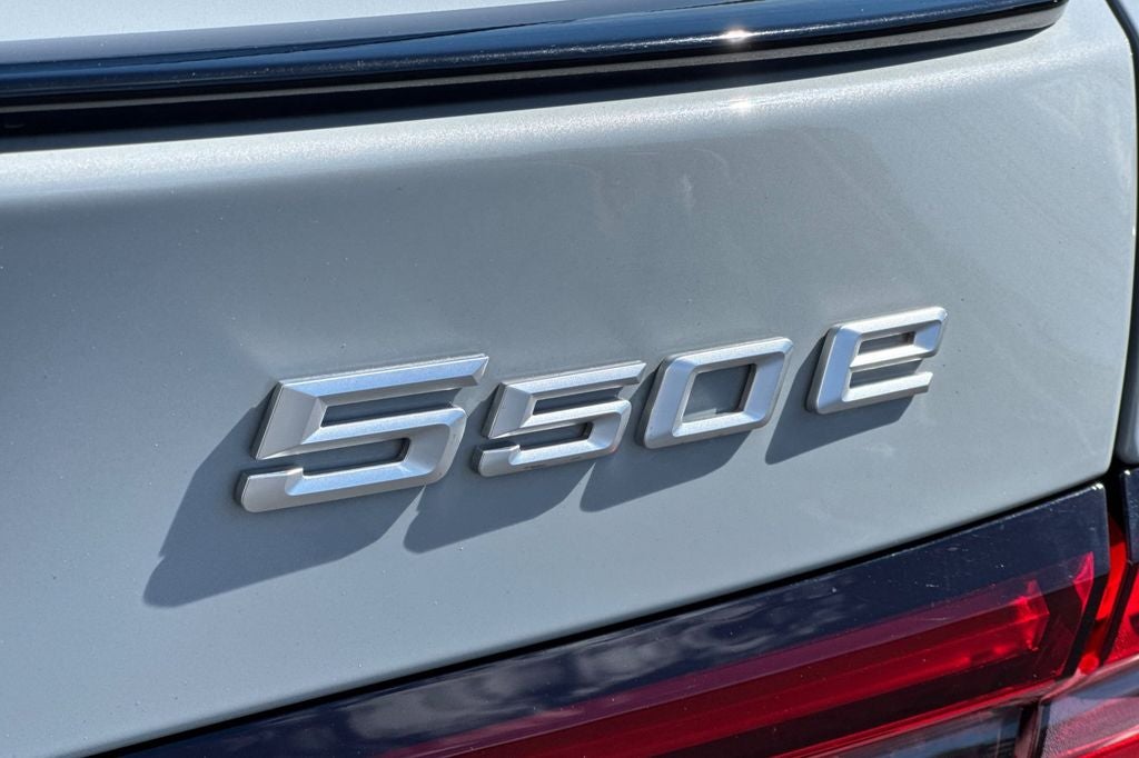 2025 BMW 5 Series 550e xDrive