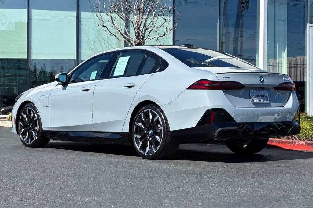 2025 BMW 5 Series 550e xDrive