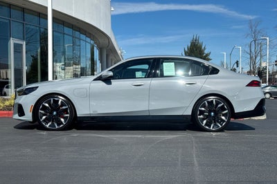 2025 BMW 5 Series 550e xDrive