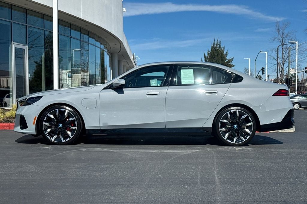 2025 BMW 5 Series 550e xDrive