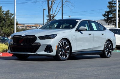 2025 BMW 5 Series 550e xDrive