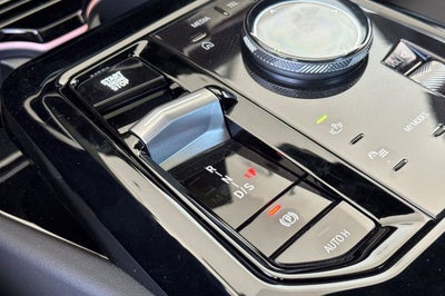 2026 BMW 5 Series 550e xDrive
