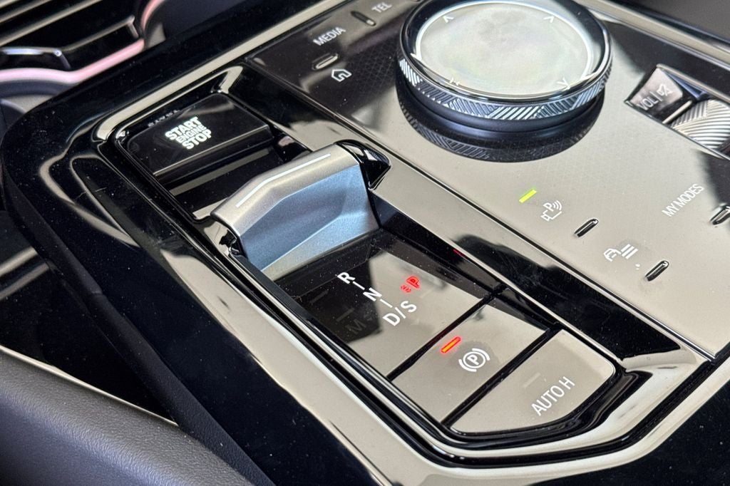 2026 BMW 5 Series 550e xDrive