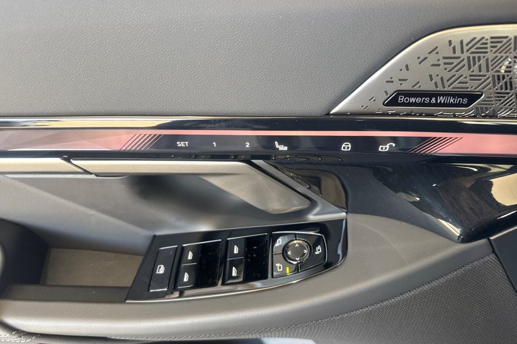 2027 BMW 5 Series 550e xDrive