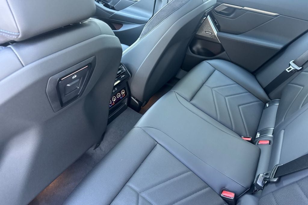2026 BMW 5 Series 550e xDrive