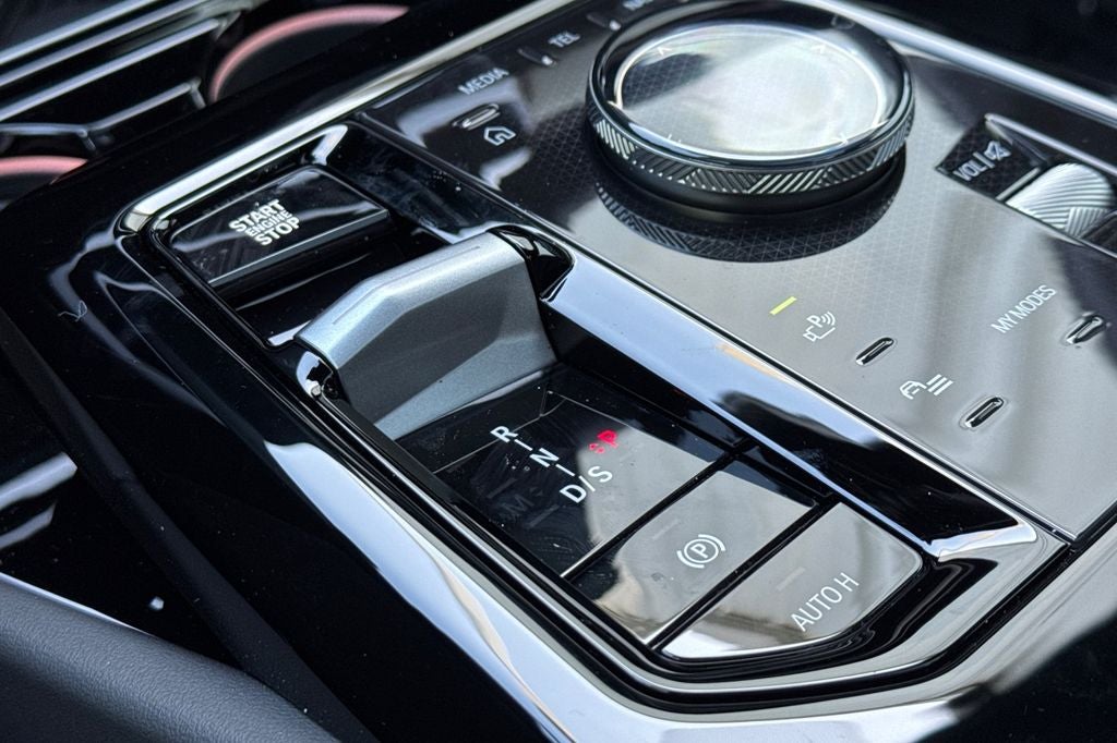 2026 BMW 5 Series 550e xDrive