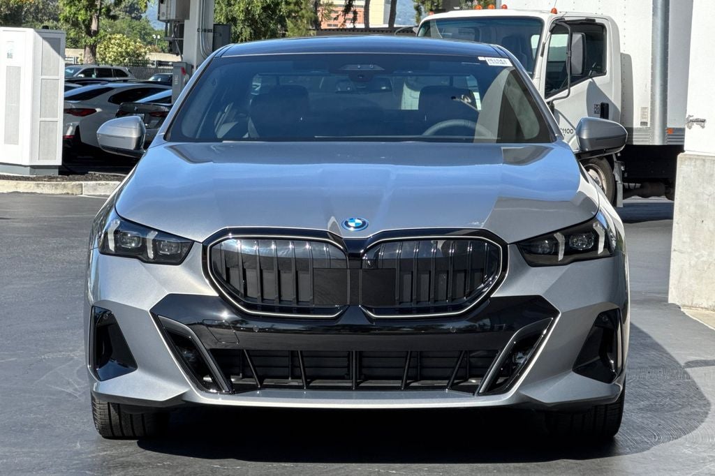 2026 BMW 5 Series 550e xDrive