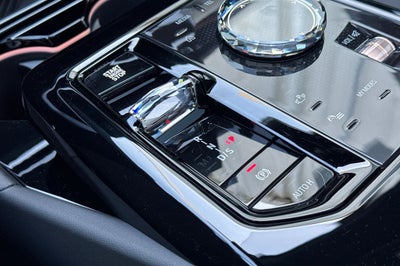 2027 BMW 5 Series 550e xdr