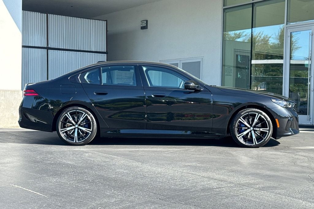 2027 BMW 5 Series 550e xdr