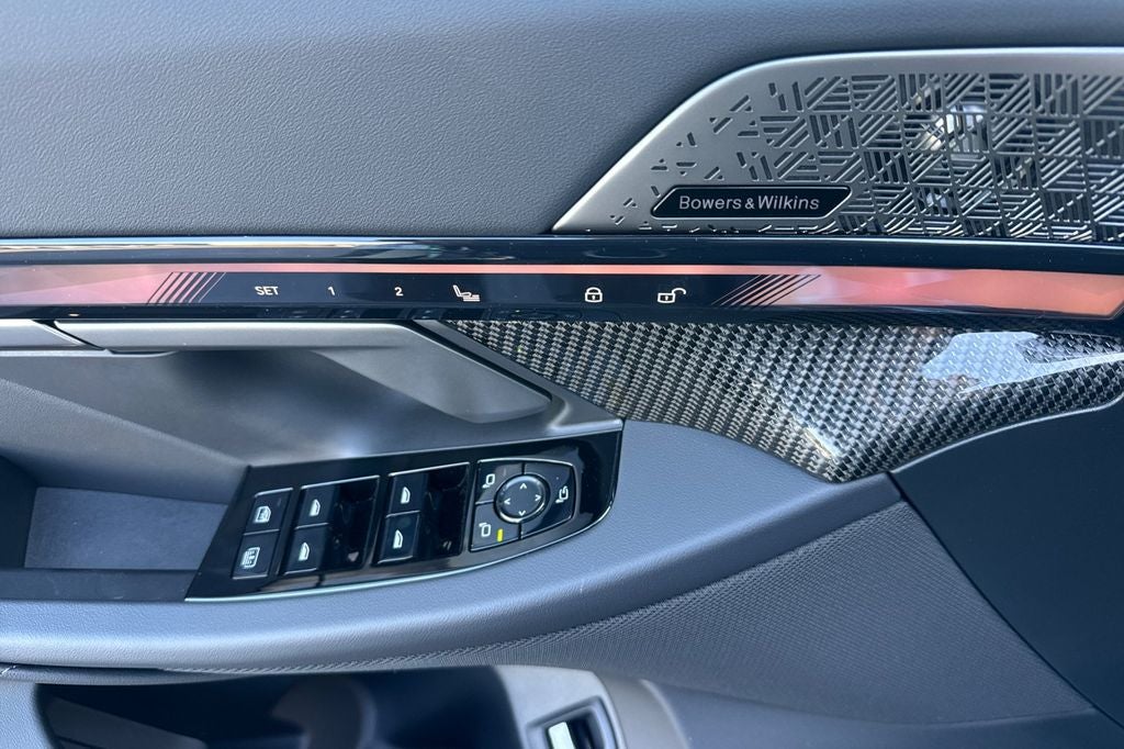 2027 BMW 5 Series 550e xdr