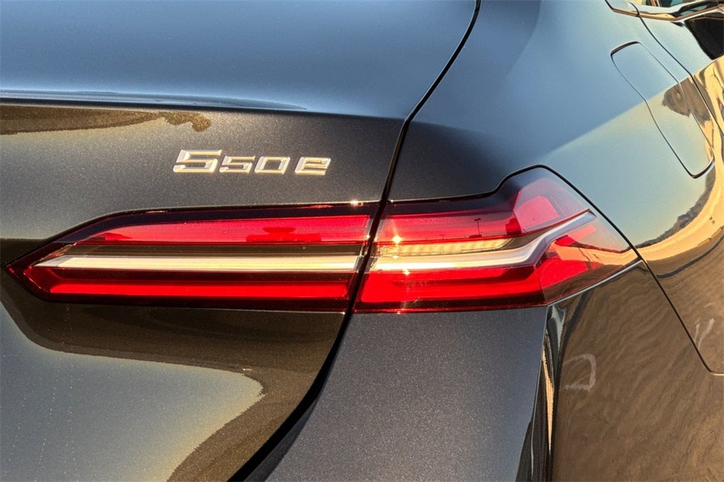 2026 BMW 5 Series 550e xDrive