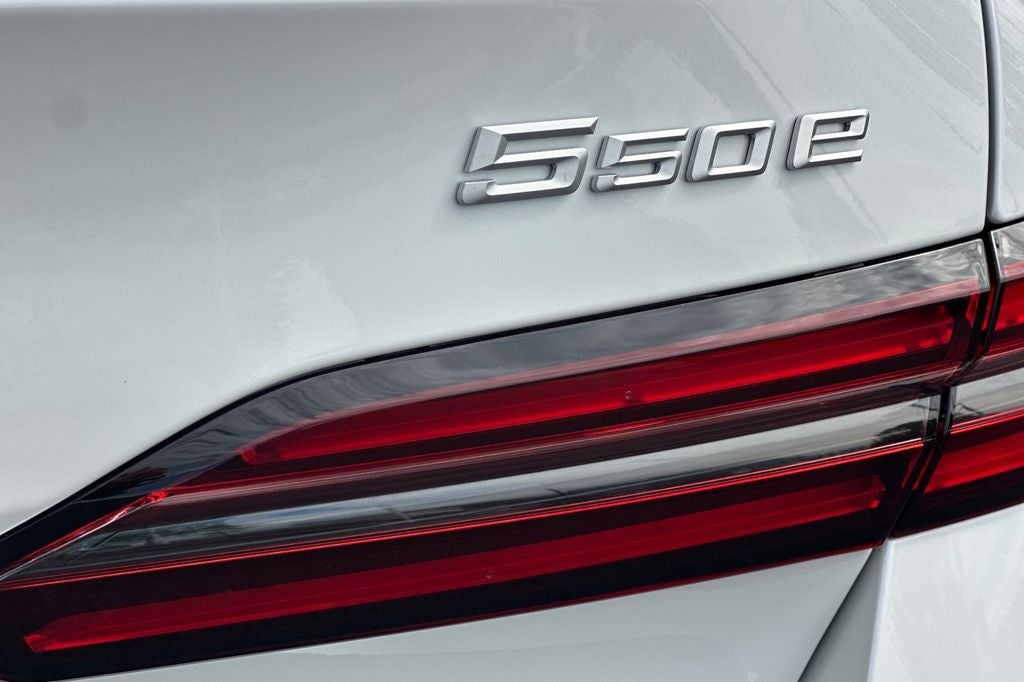 2027 BMW 5 Series 550e xDrive