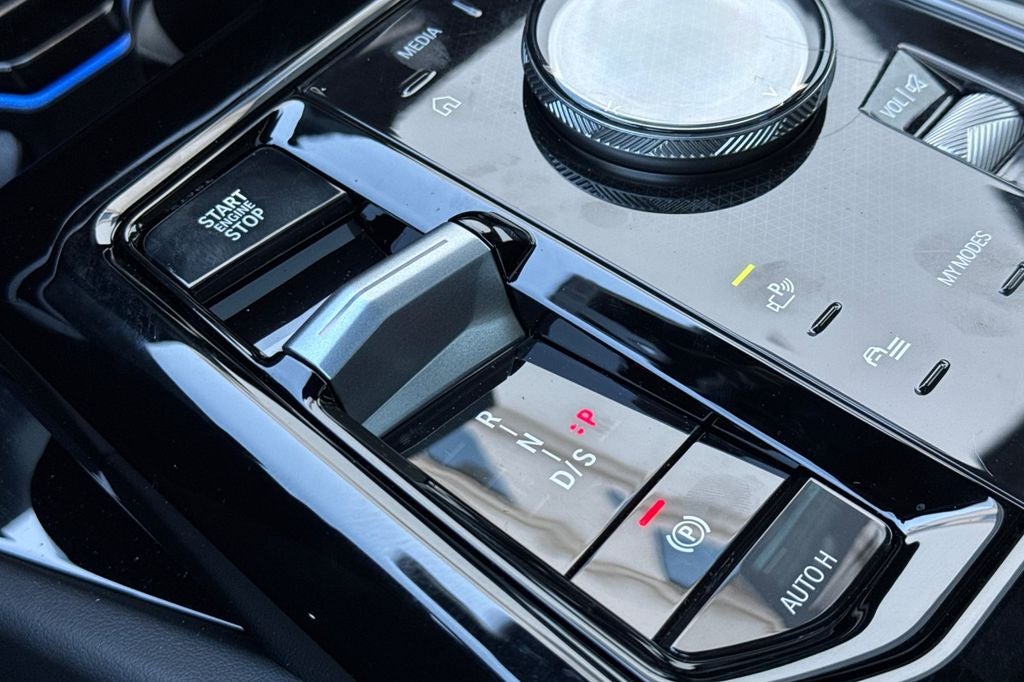 2026 BMW 5 Series 550e xDrive