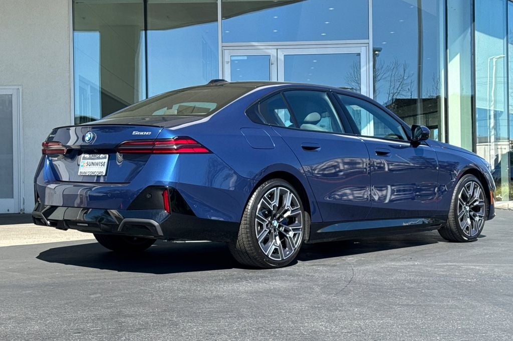 2026 BMW 5 Series 550e xDrive