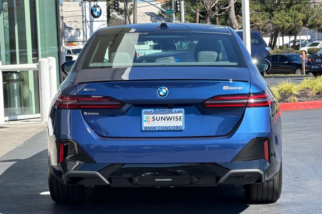 2026 BMW 5 Series 550e xDrive
