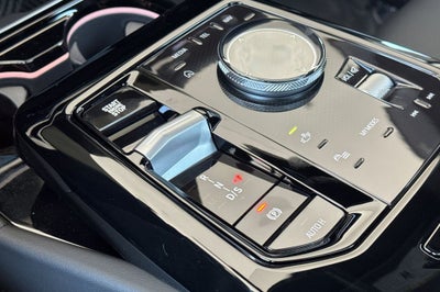 2027 BMW 5 Series 550e xdr