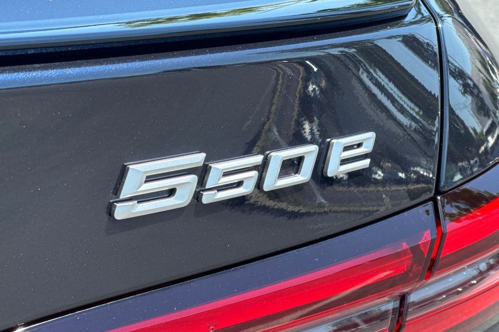 2027 BMW 5 Series 550e xdr
