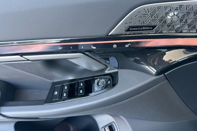 2027 BMW 5 Series 550e xdr