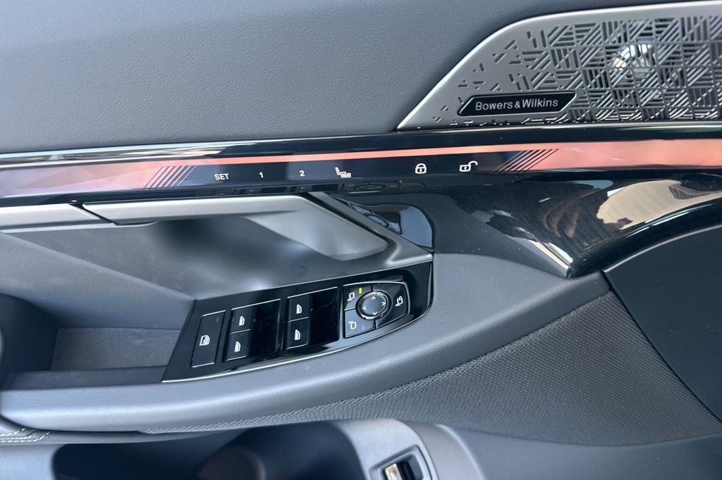 2027 BMW 5 Series 550e xdr