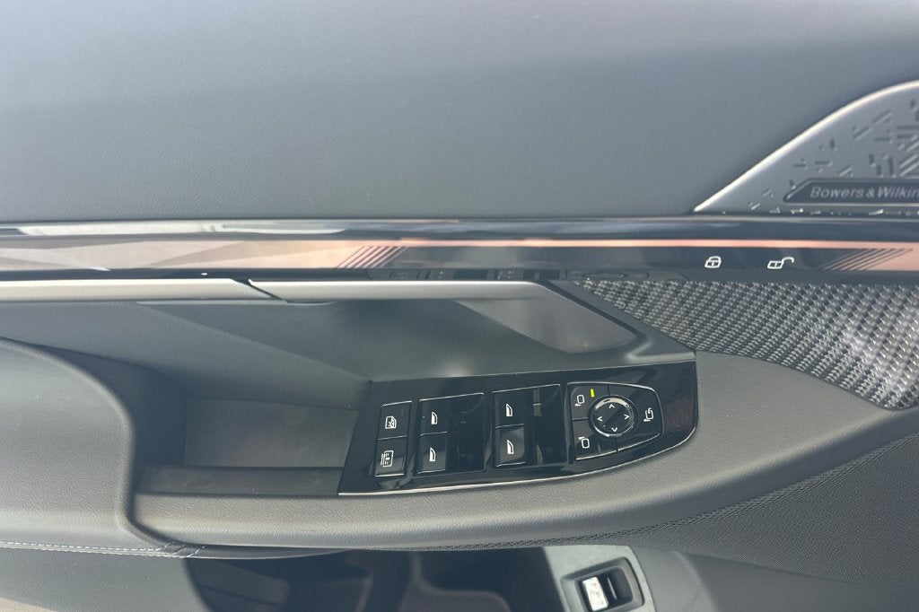 2026 BMW 5 Series 550e xDrive