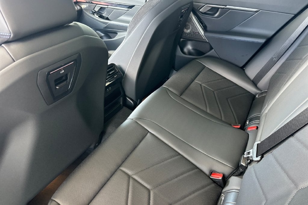 2026 BMW 5 Series 550e xDrive