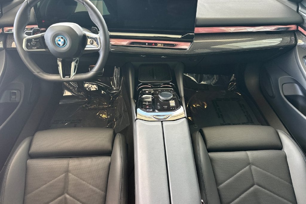 2026 BMW 5 Series 550e xDrive
