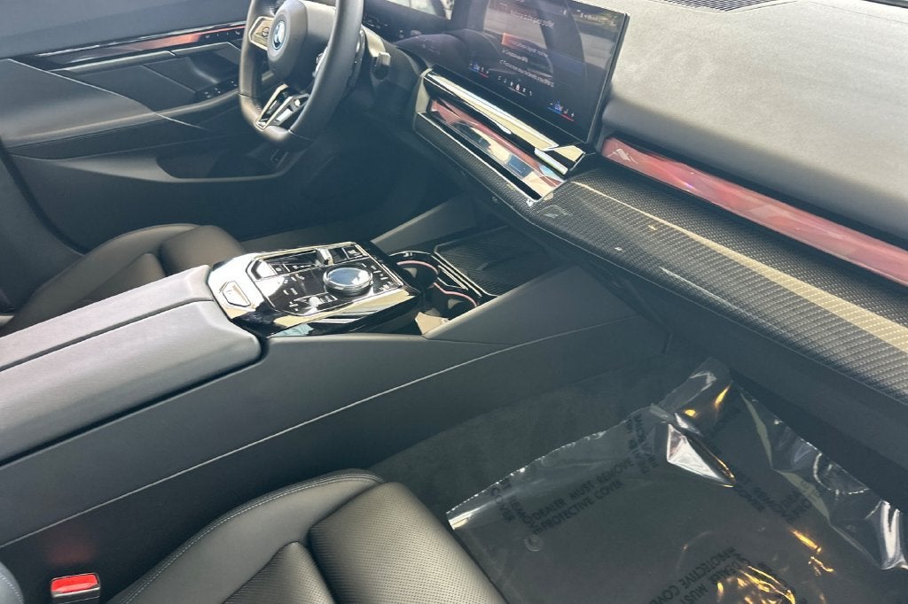 2026 BMW 5 Series 550e xDrive