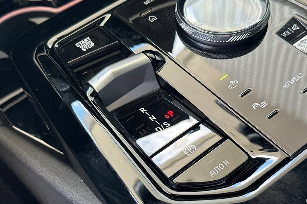 2026 BMW 5 Series 550e xDrive