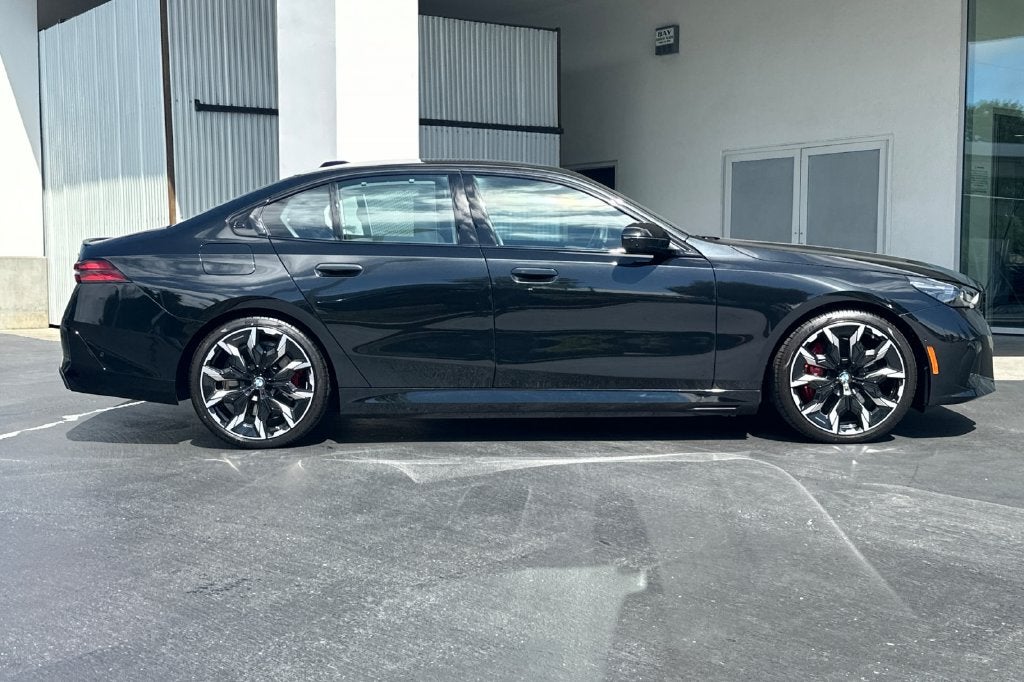 2026 BMW 5 Series 550e xDrive